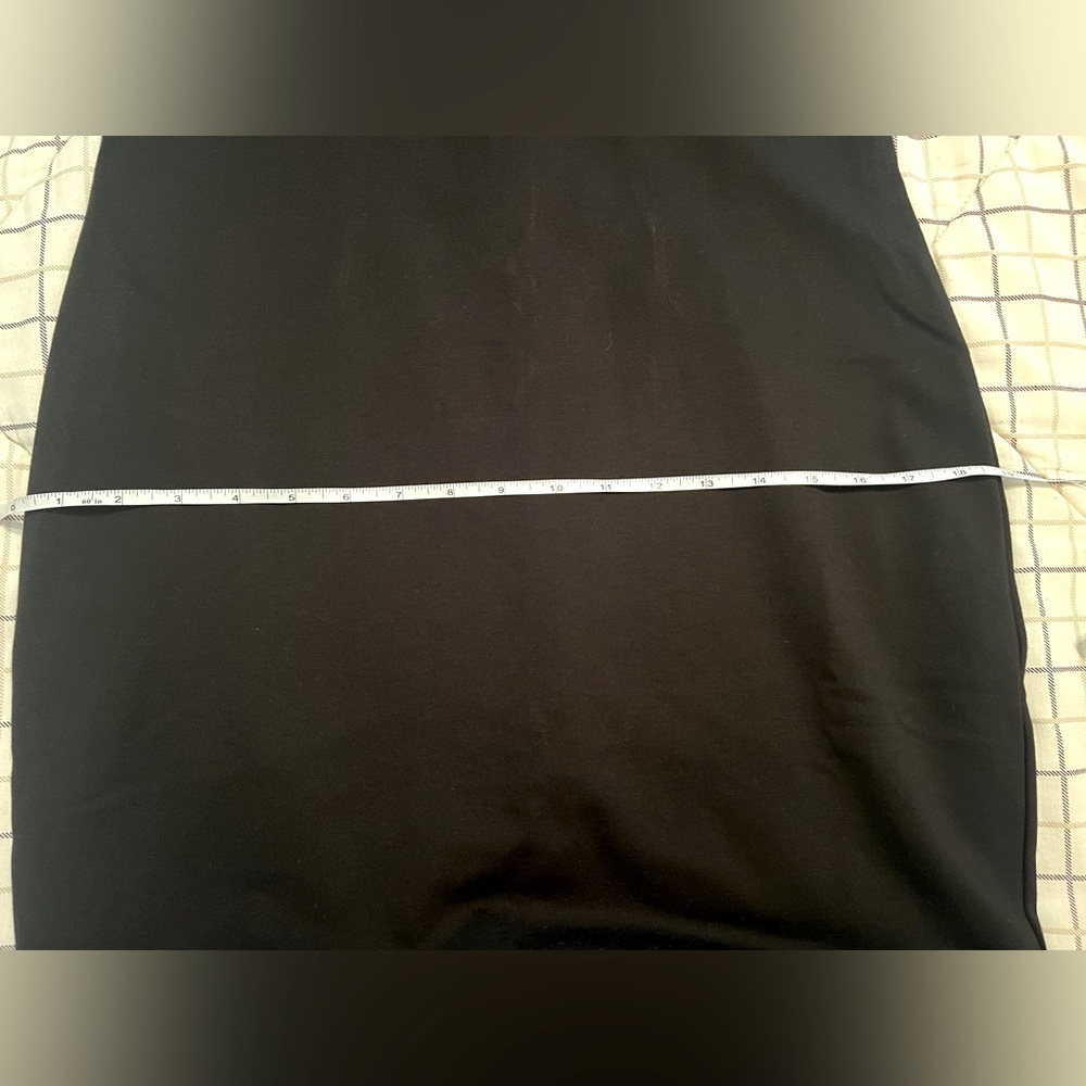 White House Black Market - Short Sleeve Sculpting AURA dress - 12 - Picture 5 of 9